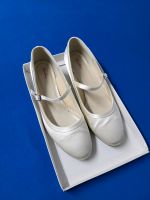 Brautschuhe Rainbow Club "Larissa" Größe 8/41 in Ivory Satin Nordrhein-Westfalen - Kerpen Vorschau