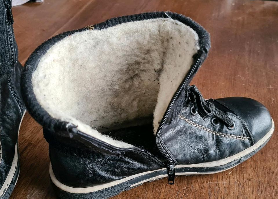 Schwarz gefütterte Rieker Winterschuhe Gr 37 in Bovenden