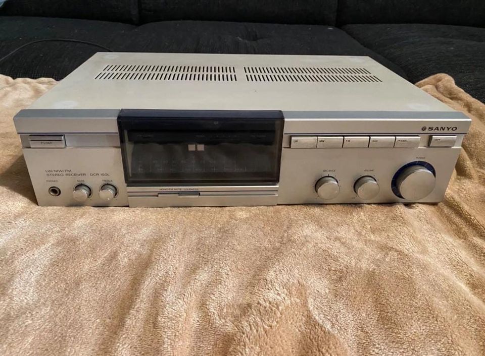 Sanyo DCR 150L Stereo Receiver in Kamp-Lintfort