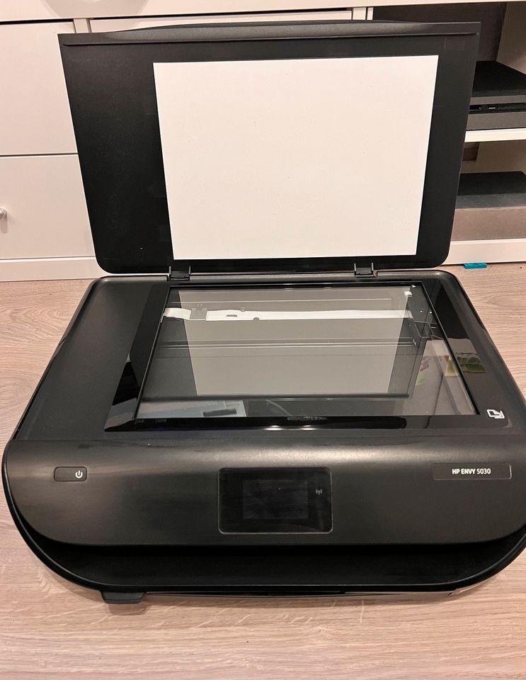 hp Drucker Envy 5030 + Druckerpatrone Tri-Colour in Potsdam