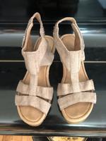 Sandalen, Sommerschuhe Gabor Gr. 38 / 5 taupe schlamm Hessen - Oberursel (Taunus) Vorschau