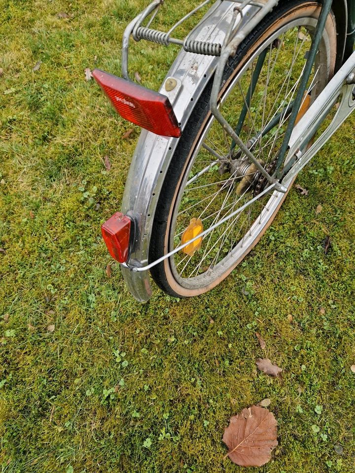 Damen 26 zoll. Dazu noch Ersatzteile. in Vollersode