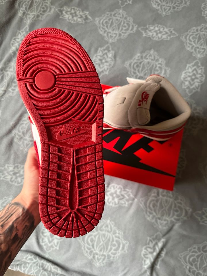 Nike Air Jordan 1 Varsity Red in Herne