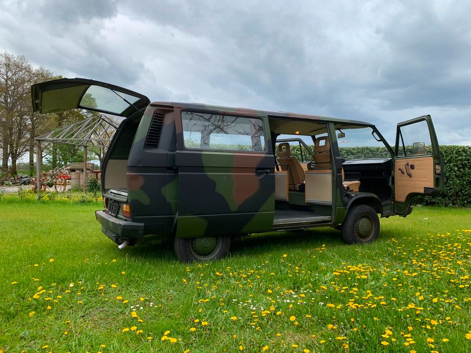 VW T3 Bundeswehr Bulli -  super Originalzustand, nur 22.060 km in Kevelaer