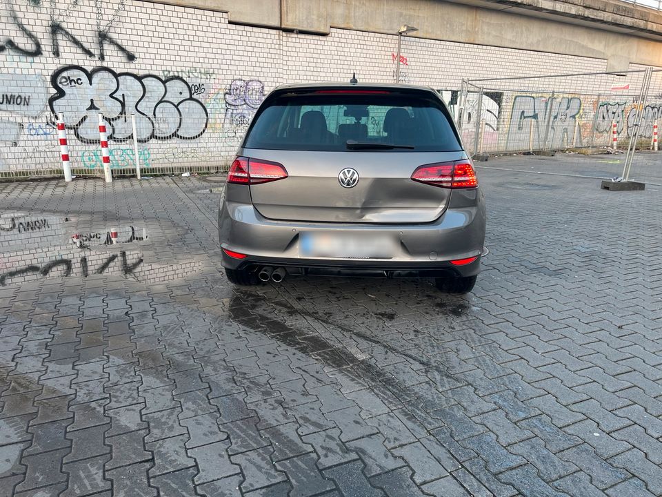 Golf 7 Unfall Auto in Berlin
