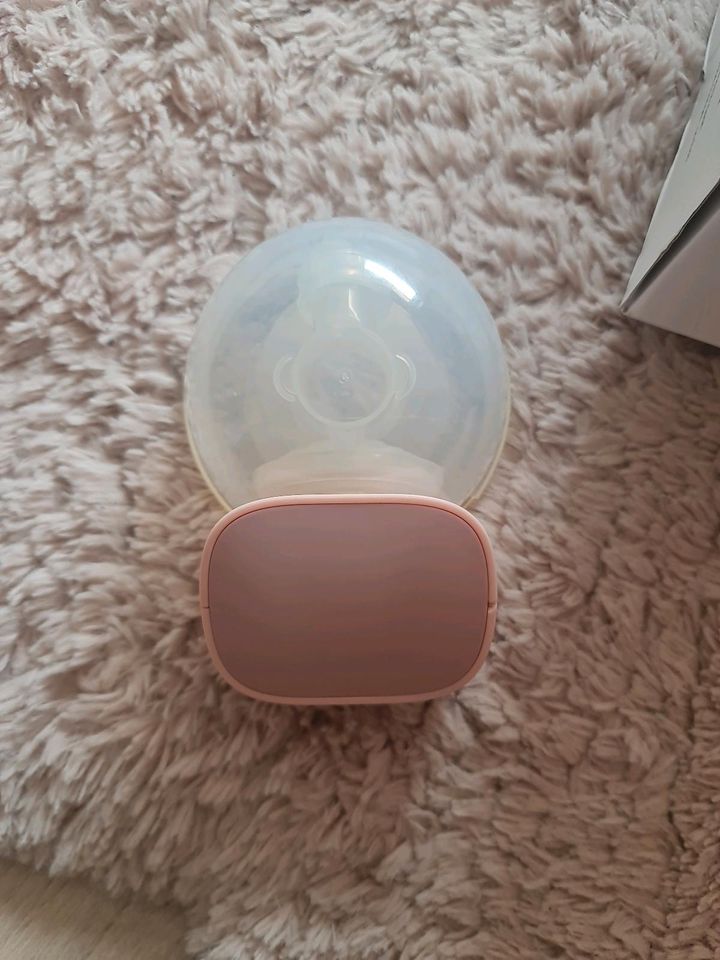 Wearable  Breast Pump  Milchpompe in Wippingen