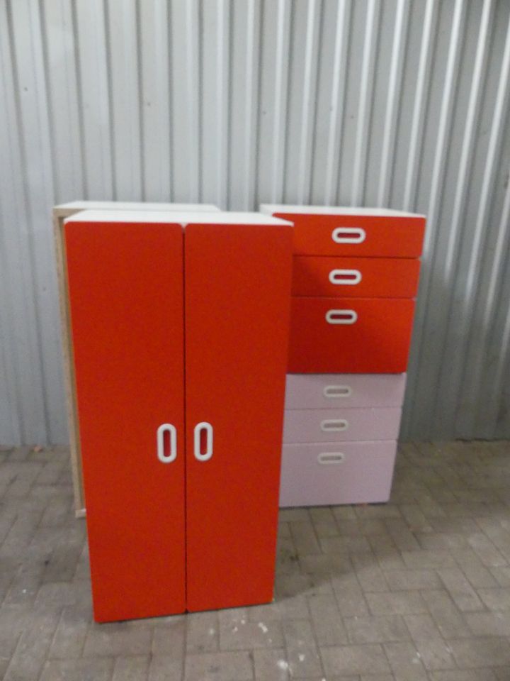 Ikea Stuva Kinder Kleiderschrank B60 T49 H128 rot in Bad Essen