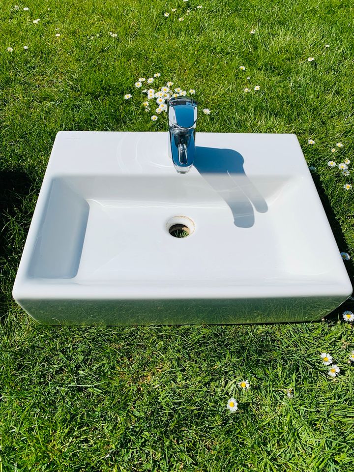 Villeroy Boch Aufsatz Waschbecken + Hansa Wasserhahn in Sarstedt