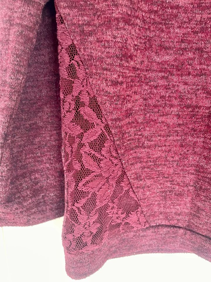 Langarmshirt Bordeaux mit Spitze in Ibbenbüren