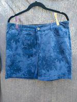 Shorts Yessica blau floral gemustert Gr. 42 neu Schleswig-Holstein - Bargteheide Vorschau