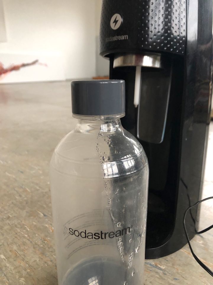 Soda Stream mit zwei Flaschen in Selfkant