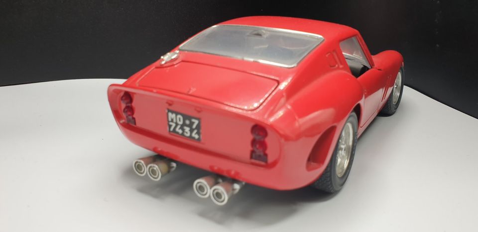 Oldtimer- Schnäppchen!! Bburago Ferrari GTO von 1962 in 1:18 in Untersiegenbühl
