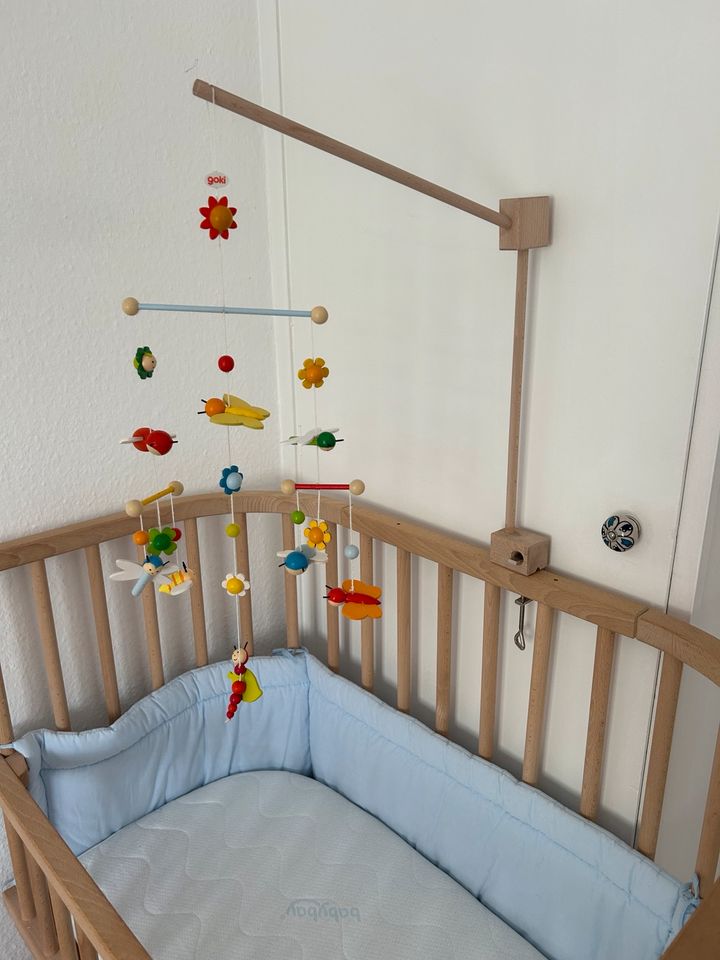 Mobilehalter Babybett natur niermann in Berlin