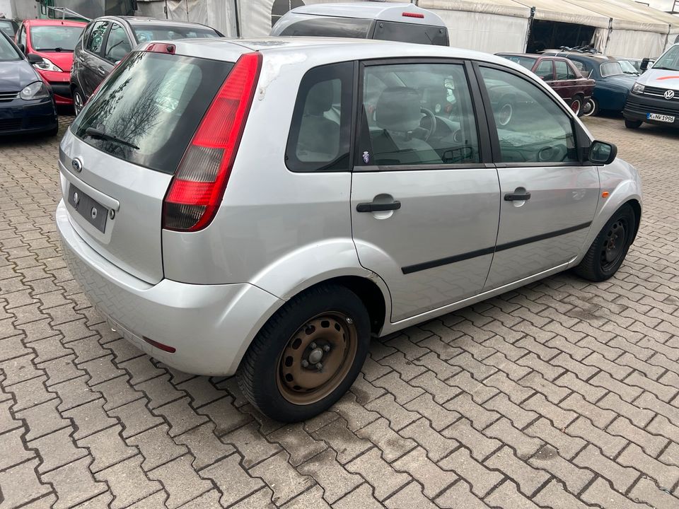 Schlachtfest Ford Fiesta V JD3 Ersatzteile Teile Autoteile in Köln Vogelsang