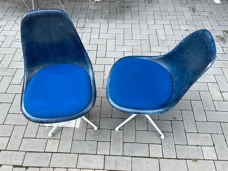 Herman Miller Eames Sidechair laFonda Fiberglas Blau Vitra in Bruchsal