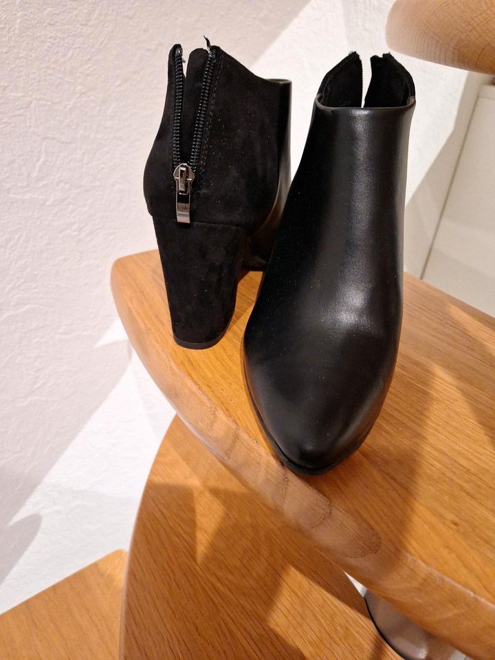 Stiefelette mit Blockabsatz Neu Gr.41 in Bremen