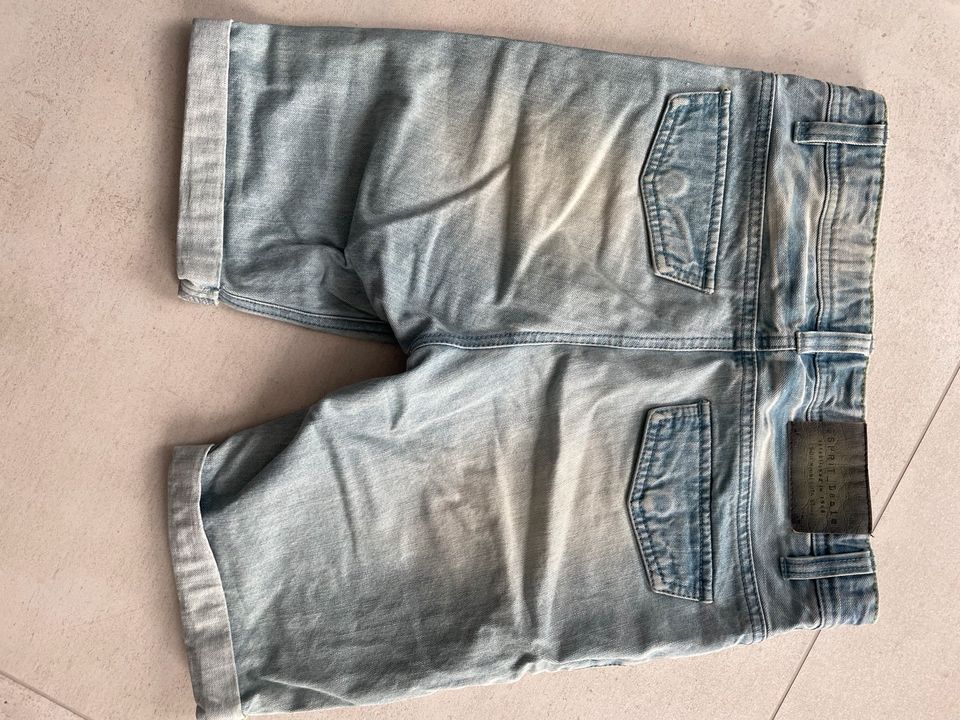 Kurze Jeanshose von Edc in Gr 28 in Remscheid