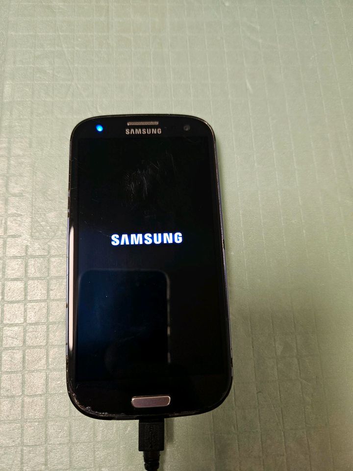 3x Samsung Galaxy S3 mit viel Zubehör. Alles  Zusammen 50€ in Köln