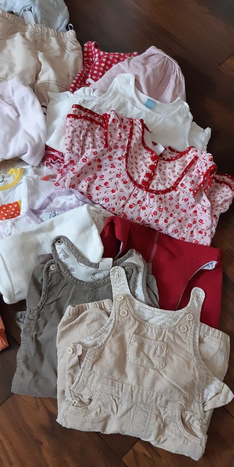 Kleidung Mädchen Baby Kleinkind Set Gr. 68 in Schildau