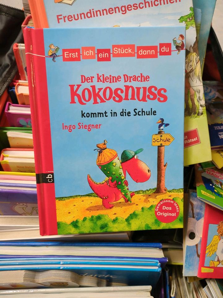 Kinder Büchersammlung inkl Reisetasche in Hamburg