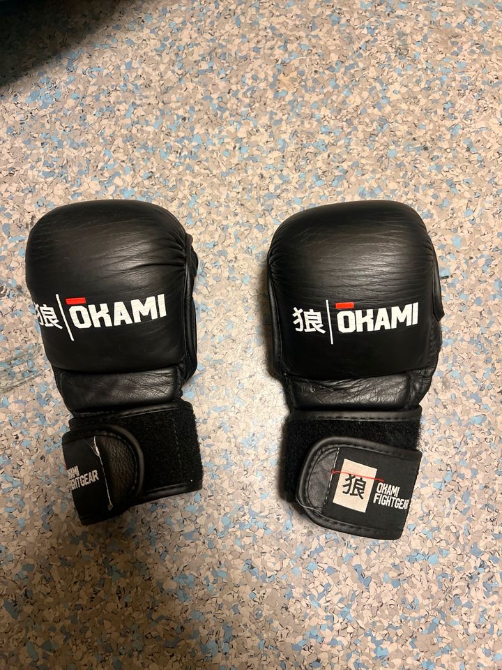 Gebrauchte MMA-Handschuhe zu verkaufen in Berlin