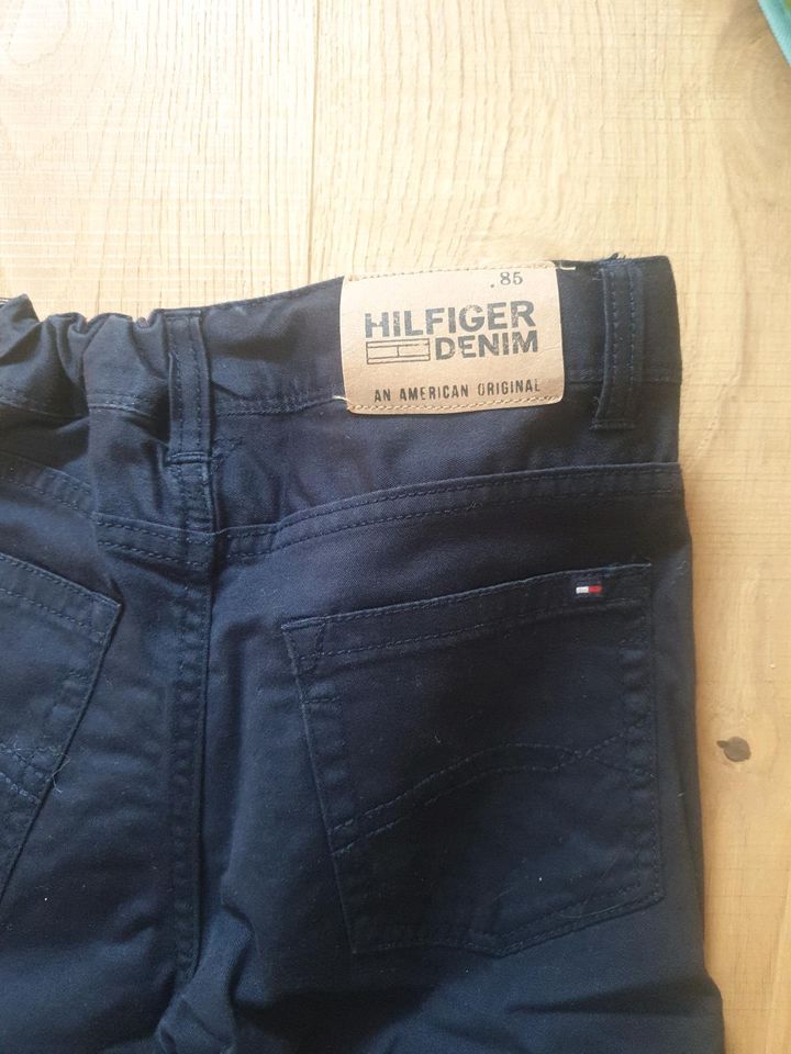 Hose Tommy Hilfiger 128 in Landshut