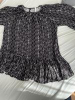 Kurzes Kleid Gr. M , 3/4 Arm, schwarz mit Schrift/Buchstaben. Nürnberg (Mittelfr) - Aussenstadt-Sued Vorschau
