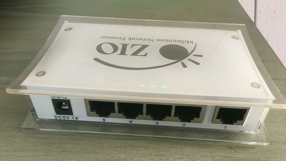 ZIO ESB550SW 5-Ports Gigabit Desktop Switch LAN Internet Ethernet in Düsseldorf