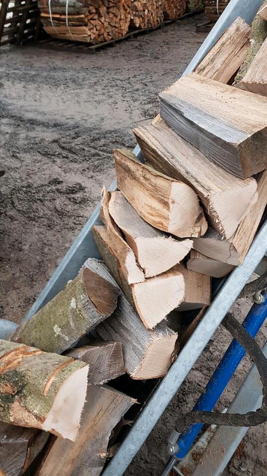 Brennholz, Kaminholz, Feuerholz, Buche trocken sofort verheizbar in Nüdlingen
