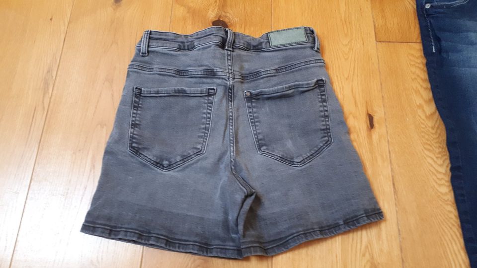 H&M 3 Jeans Shorts Bermuda kurze Hose Gr. 152, 164, S, 36 in Gremmendorf