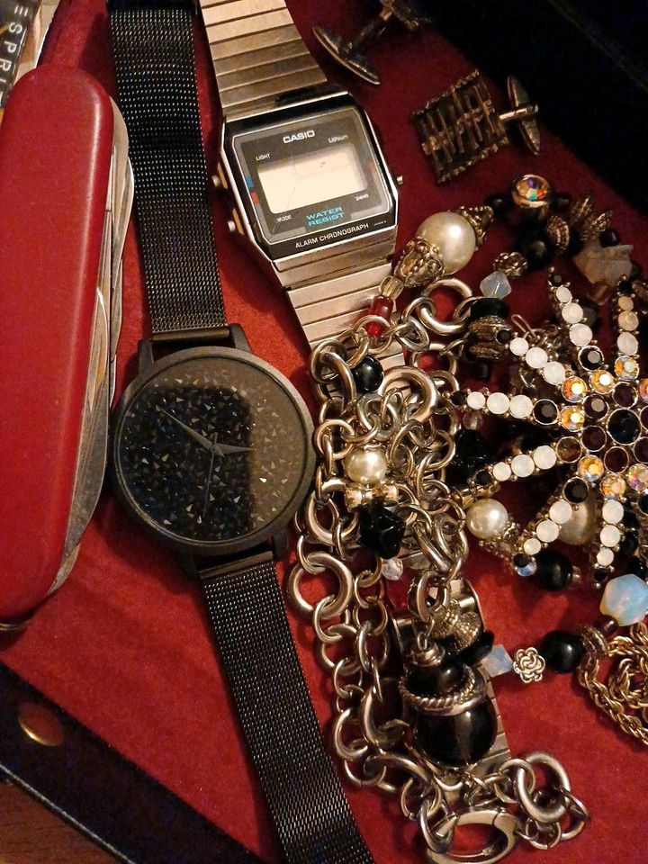 Modeschmuck Konvolut in Duisburg