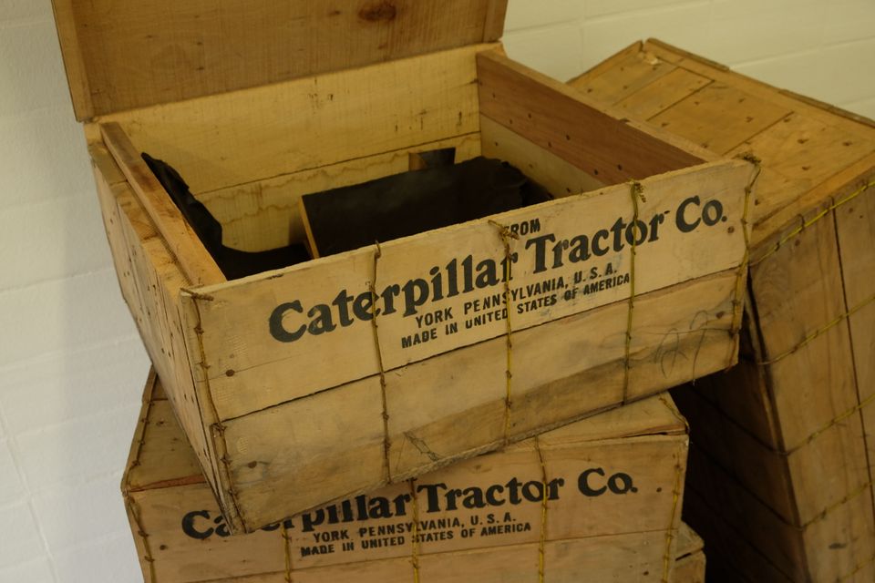Kiste Caterpillar vintage Holz Tisch Zeppelin Traktor Box tractor in Oberursel (Taunus)