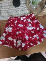 Zaful Shorts kurze Hose S rot weiß Damen 34 36 Hessen - Hadamar Vorschau