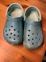 Crocs Mädchen J2 33/34 Glitzer blau Schuhe Nordrhein-Westfalen - Ratingen Vorschau