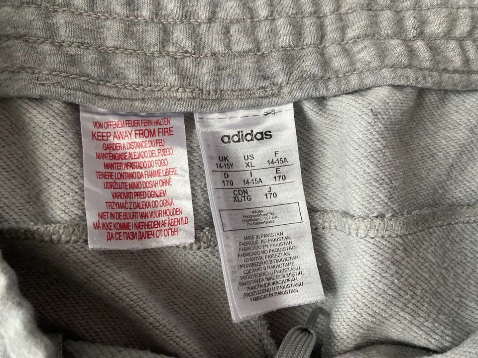 Jogginghose  von Adidas Größe 170 in Heusweiler