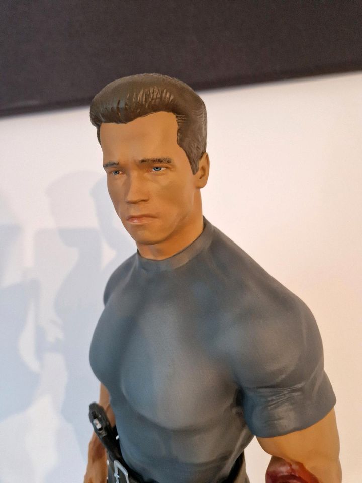 Terminator 1/4 no hot toys,no sideshow,no enterbay in Uetersen