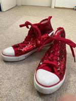 Sneaker / Freizeit-Schuhe im "Chucks"-Style rot mit Pailetten Nordrhein-Westfalen - Bergisch Gladbach Vorschau