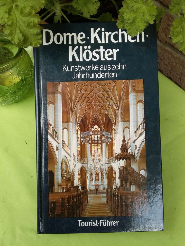 Dome, Kirchen, Klöster - Tourist Führer in Datteln