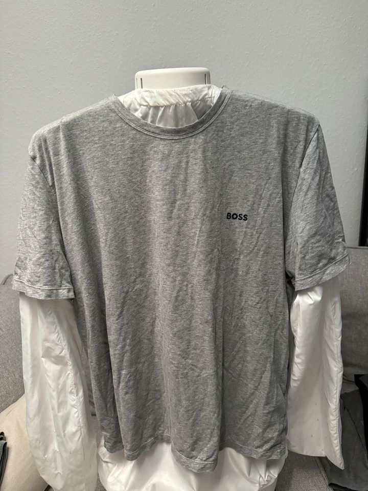 Hugo Boss T-Shirt in Graus. Größe XL in Berlin