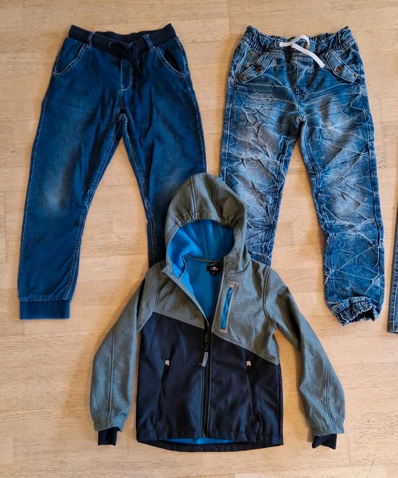 Räuberpaket, Kleiderpaket, Jeans Softshell Jscke Weste 134/140 in Schonungen