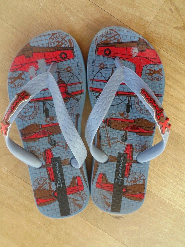 Ipanema Flip Flops Zehentrenner Jungen Flugzeuge Gr. 27 /28 in Plankstadt