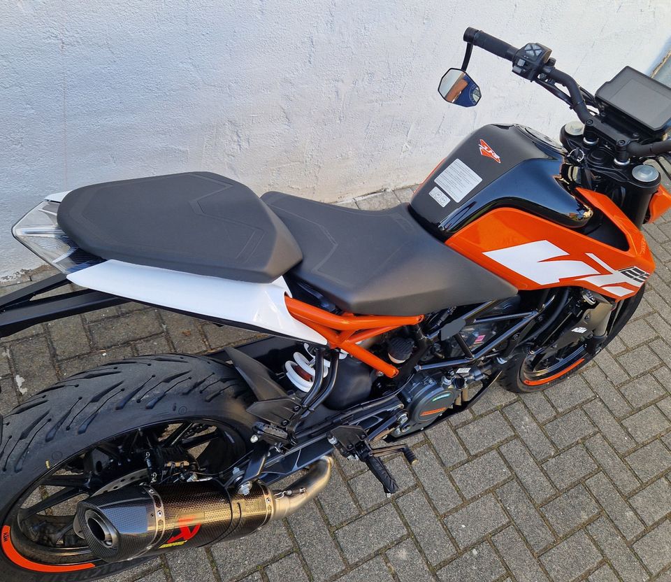 KTM Duke 125 Motorrad in Südharz