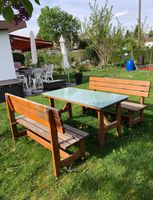 2 Sitzbänke und 1 Holztisch zum Verkaufen Bayern - Augsburg Vorschau