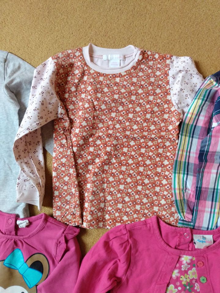 Paket Langarmshirts und Kleid Größe 86 in Stralsund