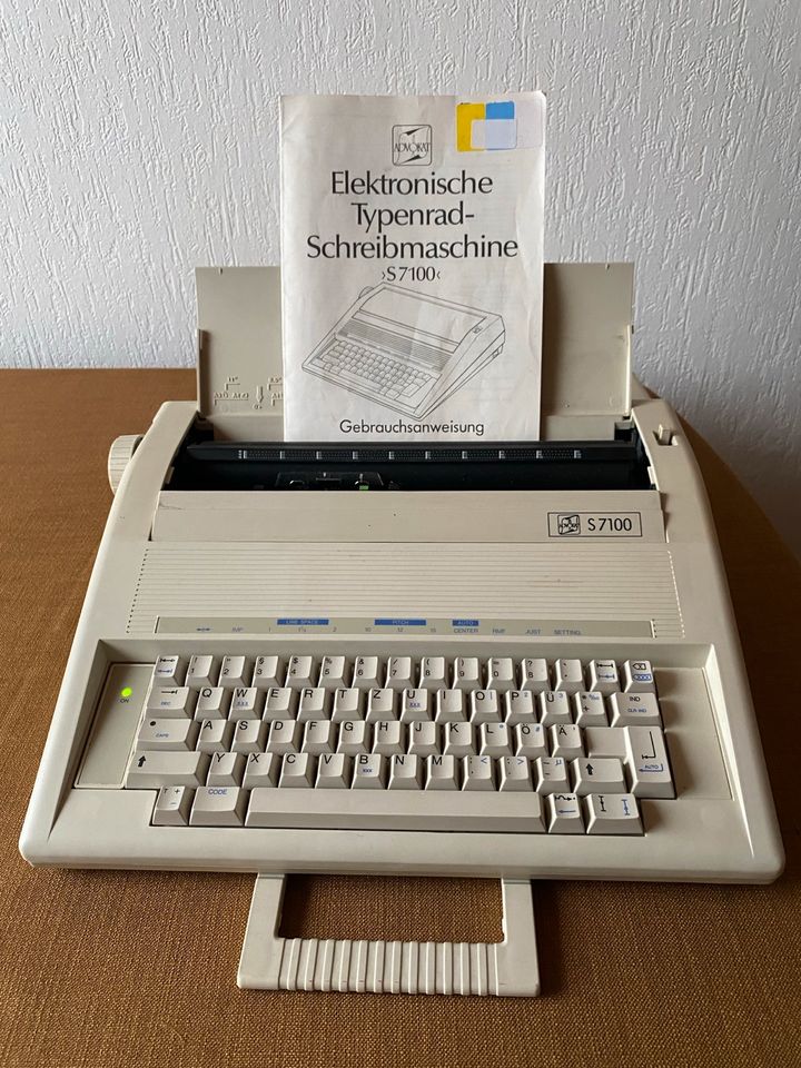 Elektronische Typenrad-Schreibmaschine S7100, Schreibmaschine in Beverungen
