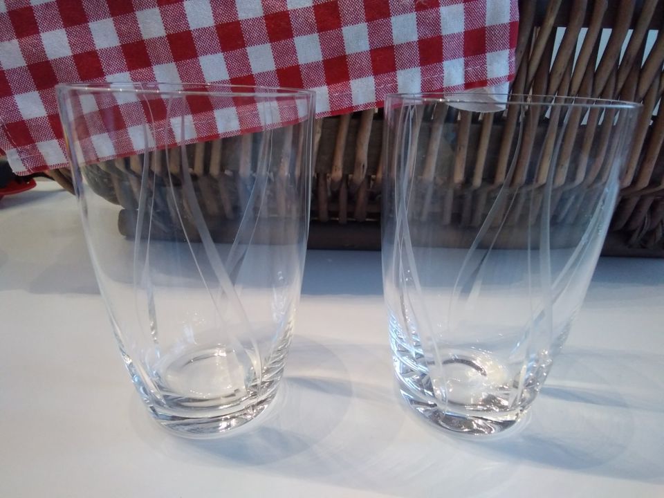 2 antike, sehr filigrane Gläser von unserer Omi + Zugabe 4 Stück in Horneburg
