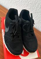 Sportschuhe Nike MD Runner 2 SE, schwarz, Neu Frankfurt am Main - Gallusviertel Vorschau