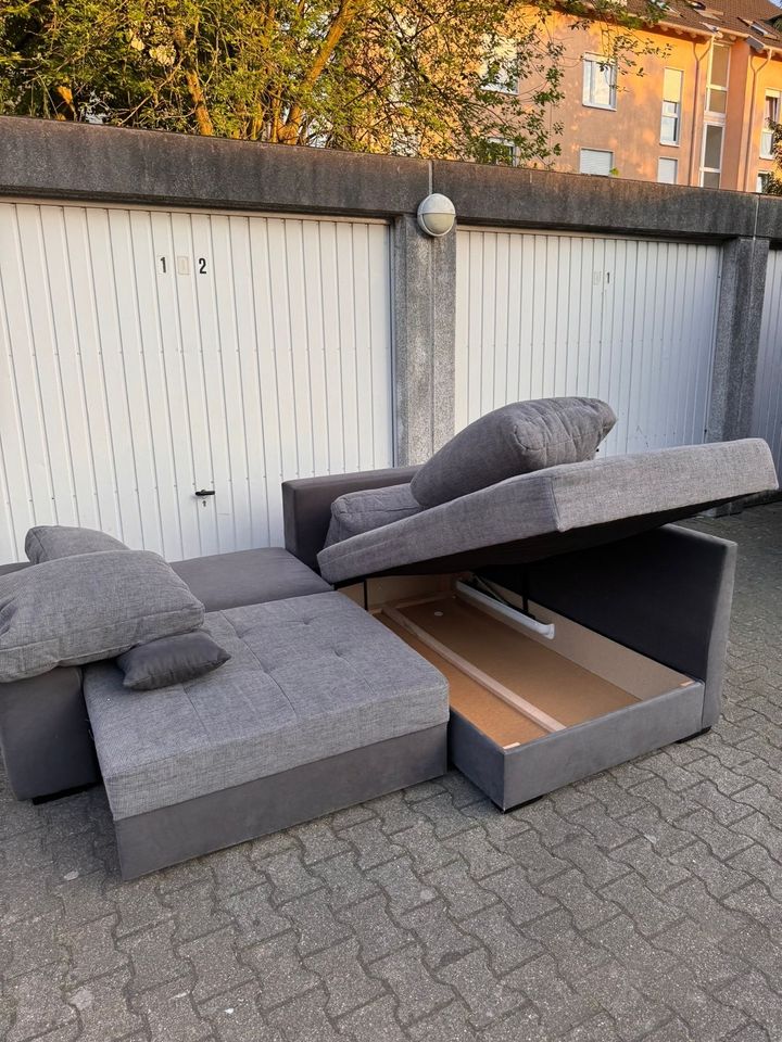 LIEFERUNG Wohnlandschaft mit SCHLAFFUNKTION Polstereck Couch Sofa in Mülheim (Ruhr)