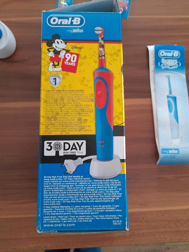 Oral-B Kids Mickey Elektrische Zahnbürste  + 3 Bürstenaufsätze in Quedlinburg