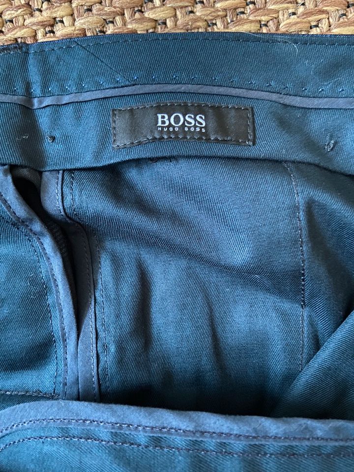 Anzug Hose Hugo Boss Gr 48 in Hülben